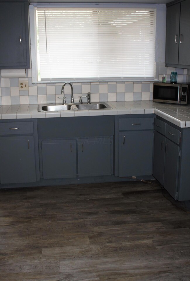 4809 Downing Dr, Columbus, OH 43232 - photo 4