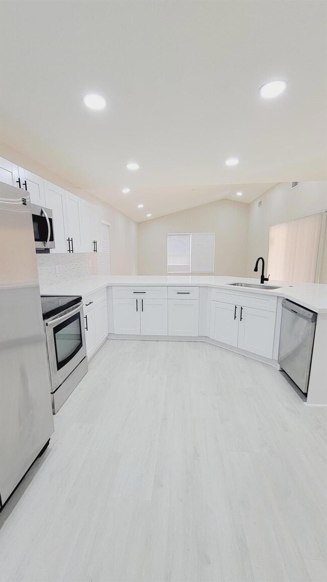 22155 Candle Ct, Boca Raton, FL 33428 - photo 7