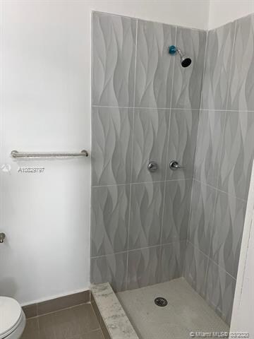 17831 Myrtle Lake Dr, Miami Gardens, FL 33056 - photo 7