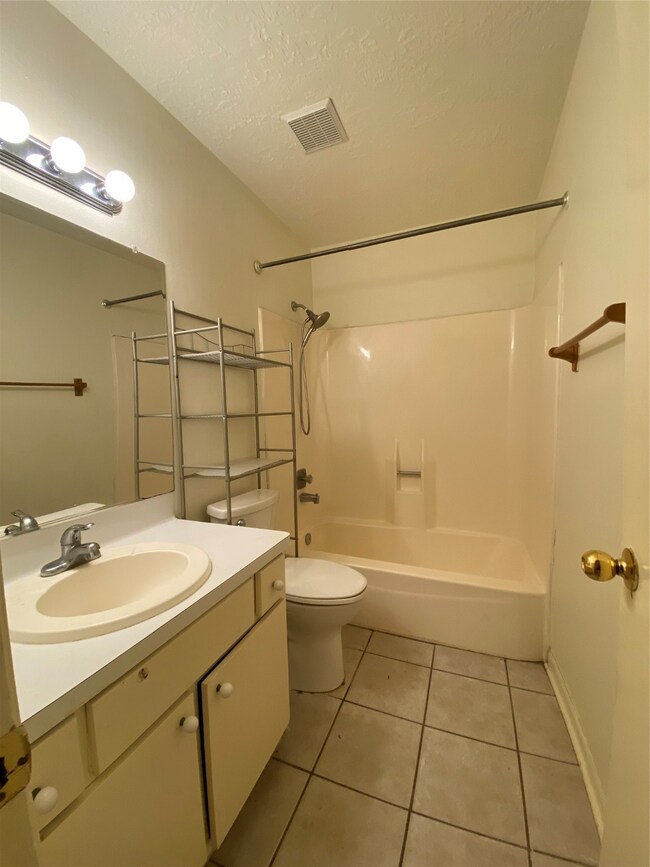 29522 Brookchase Dr, Spring, TX 77386 - photo 5