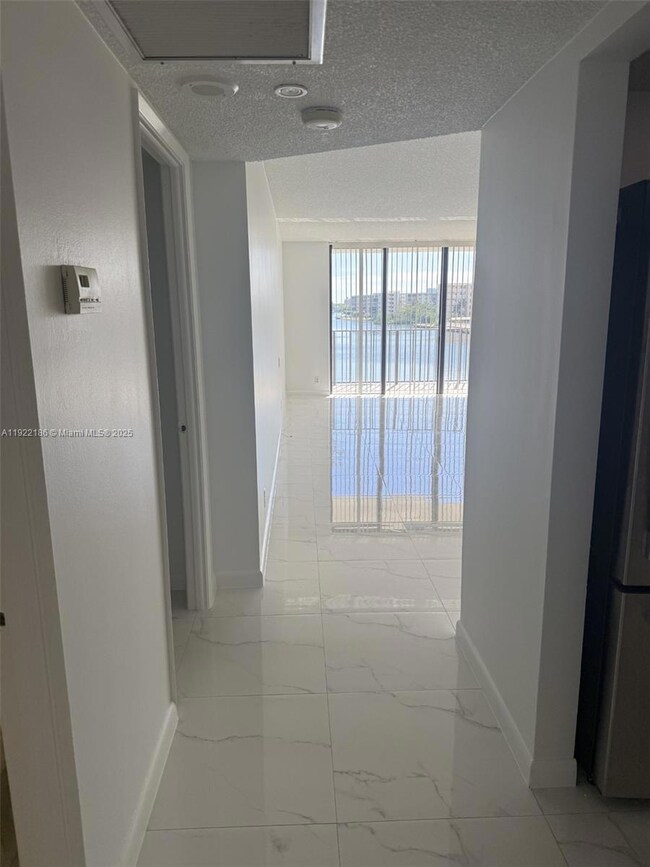 The Clipper at Biscayne Cove unit 311, Aventura, FL 33160 - photo 4