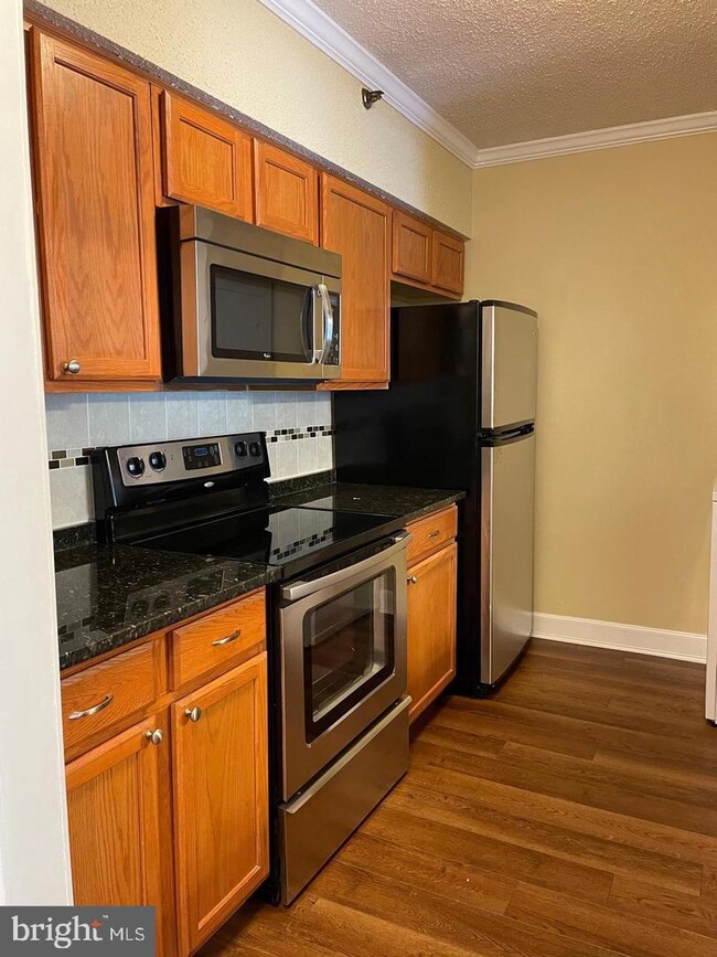 Skyline Square North and South unit 2102N, Baileys Crossroads, VA 22041 - photo 2