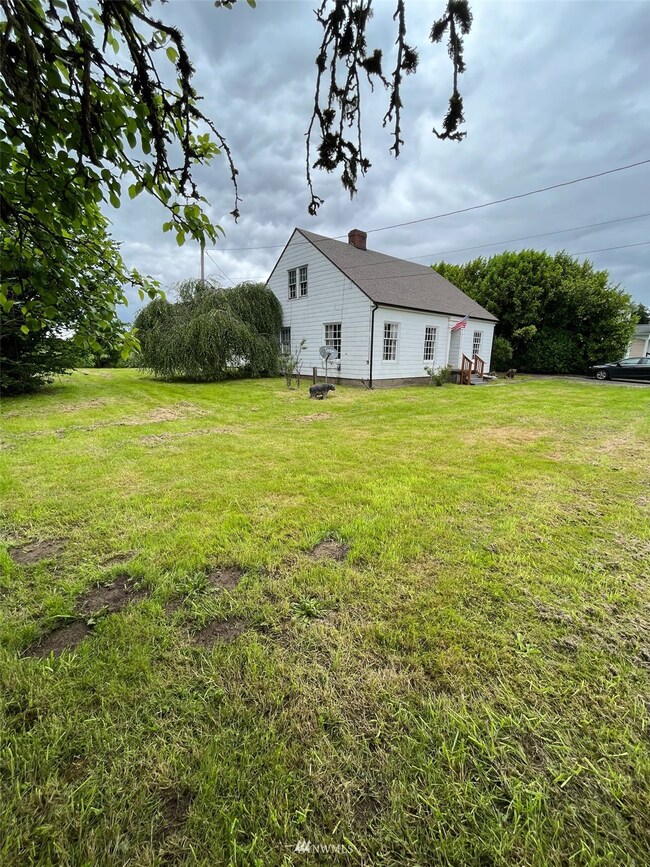 2053 36th Ave, Longview, WA 98632 - photo 2