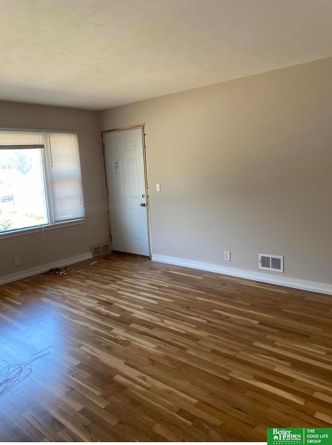 8207 Grover St, Omaha, NE 68124 - photo 7