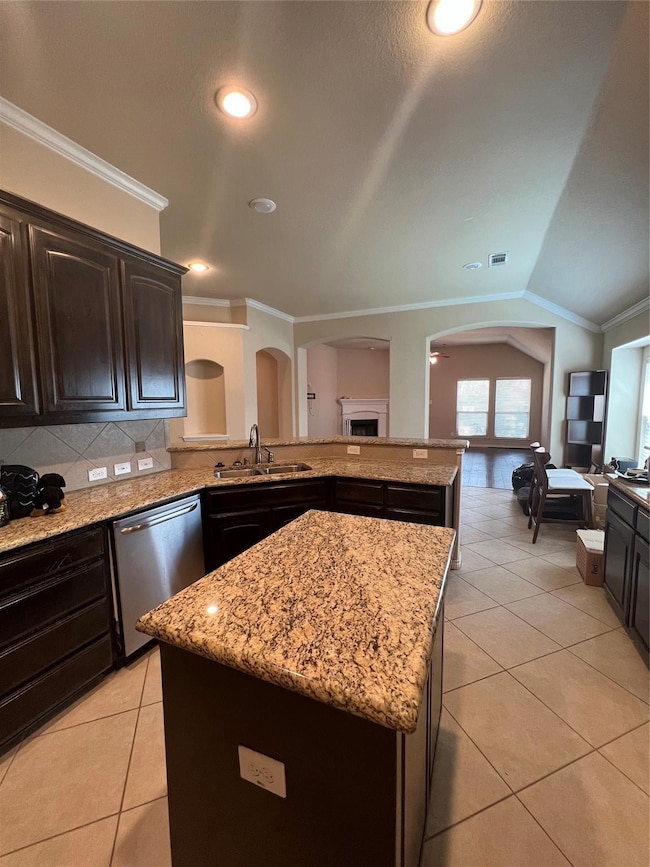 2609 Twinflower Dr, Fort Worth, TX 76244 - photo 3