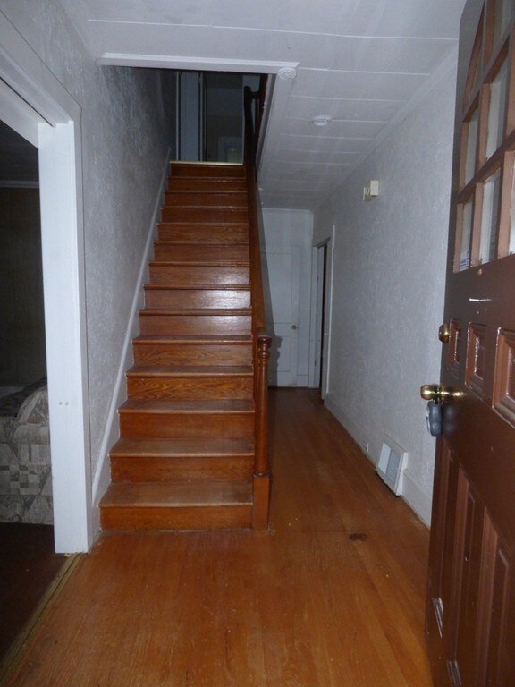 126 Winsor St, Ludlow, MA 01056 - photo 3