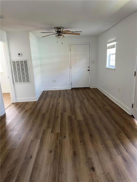 1116 1/2 5th St unit Back, Gretna, LA 70053 - photo 2