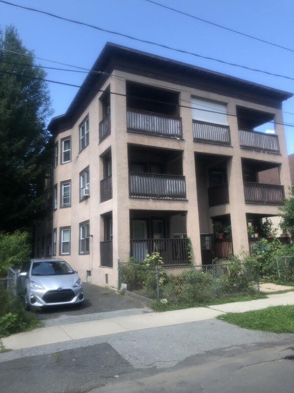 42 Bliss St unit 4, West Springfield, MA 01089 - photo 2