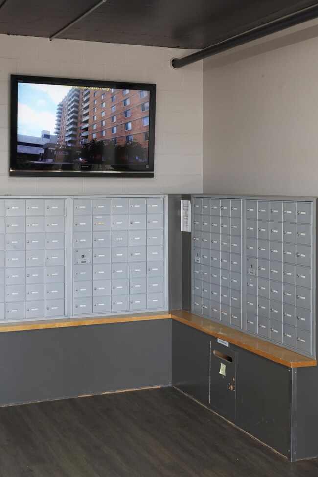 2022-0207-Nevans-PinnacleCondo008