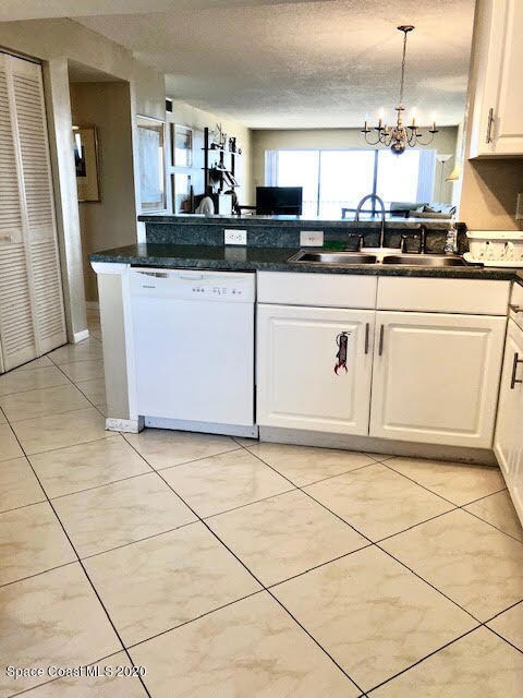 H Kitchen 3