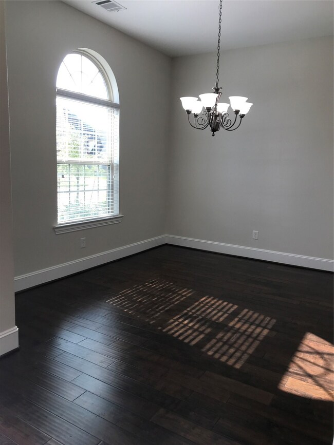 Large dining area at left of entry