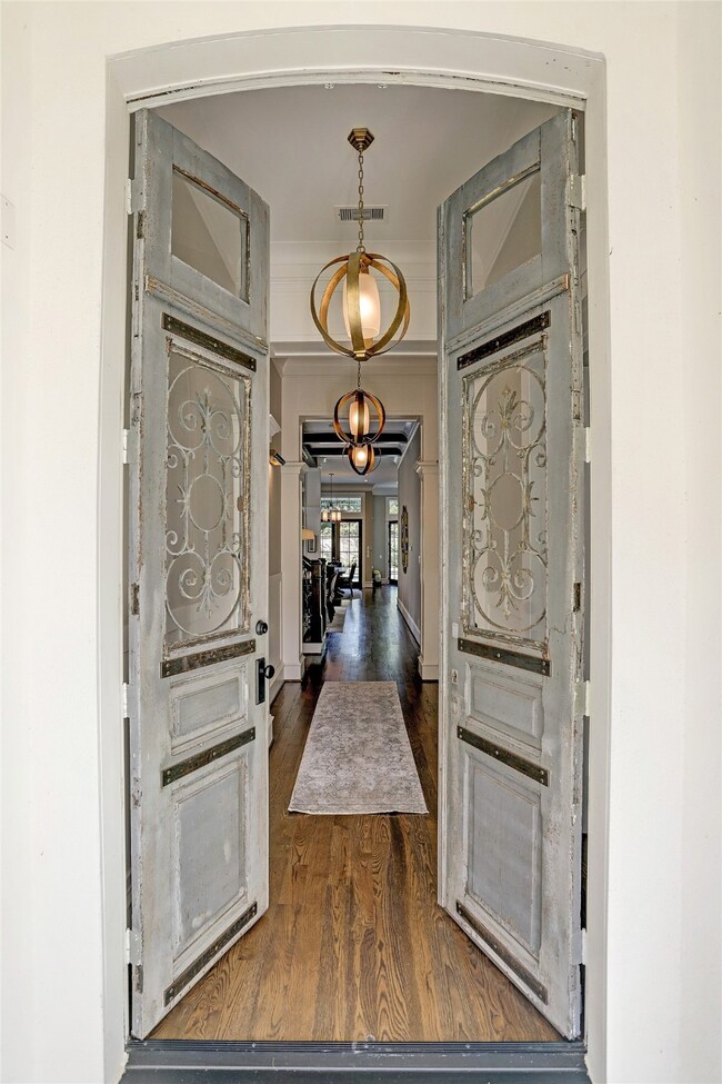 1466 Sue Barnett Dr, Houston, TX 77018 - photo 5