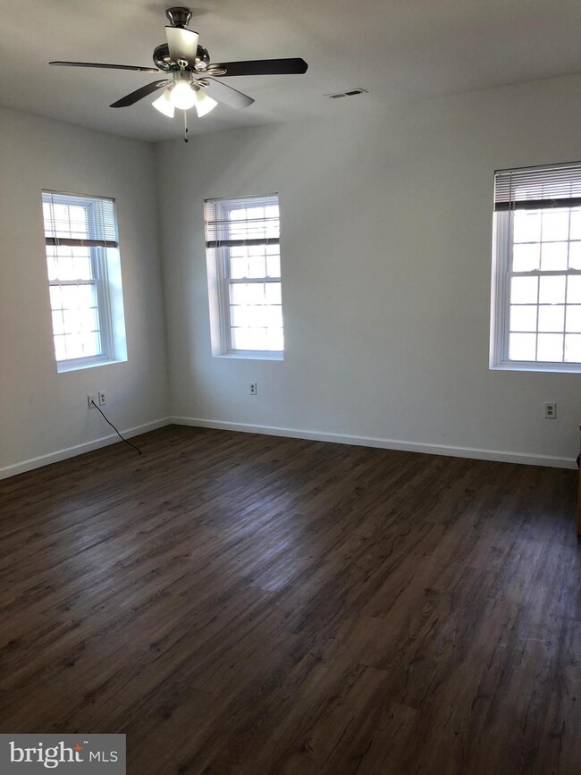 123 W Mulberry St unit 2, Baltimore, MD 21201 - photo 3