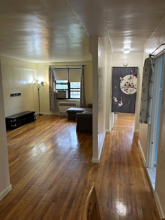 Mitchell Gardens Co-Op #3 unit 5A, Flushing, NY 11354 - photo 3