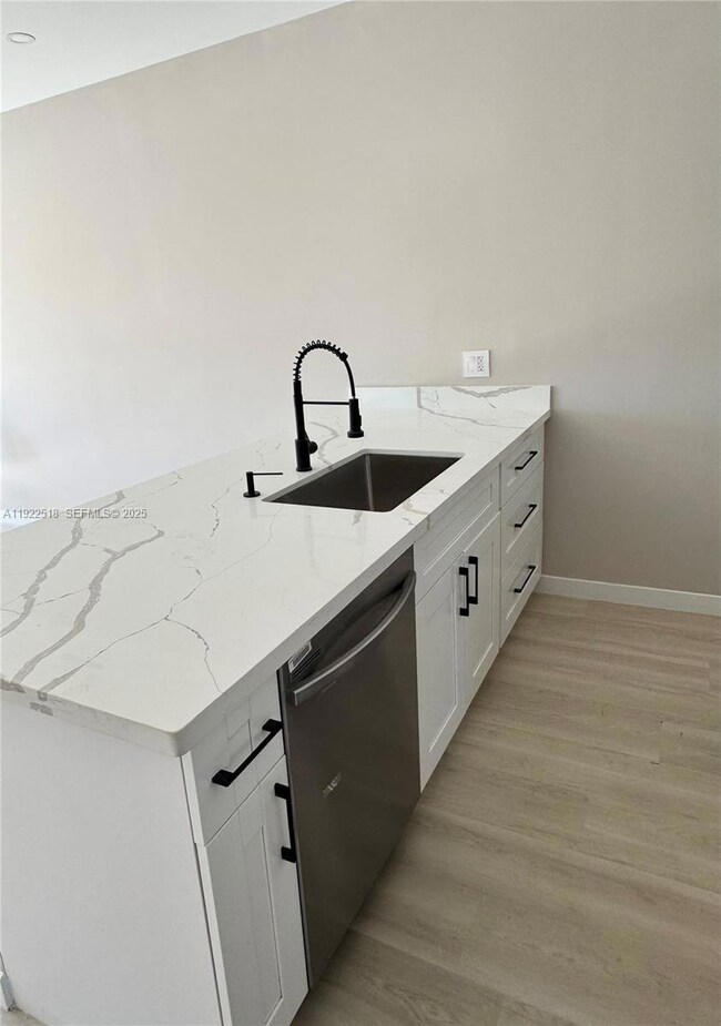 630 NE 166th St unit 1, Miami, FL 33162 - photo 7