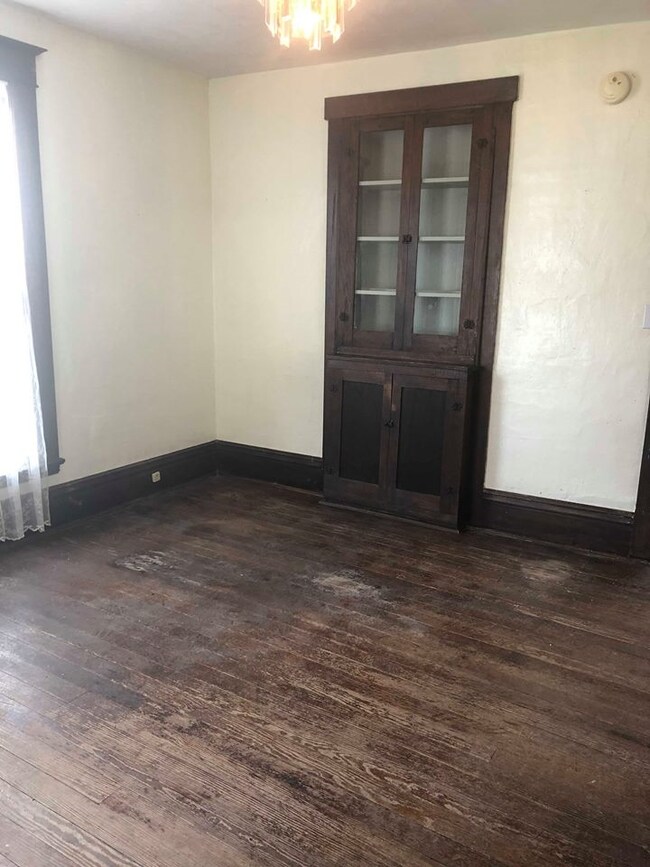 216 E Canal St, Windfall, IN 46076 - photo 5