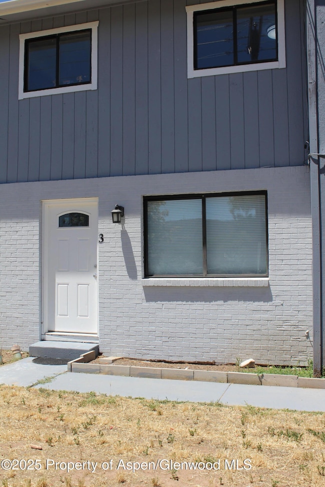 1322 E 7th St unit 3, Rifle, CO 81650 - photo 2