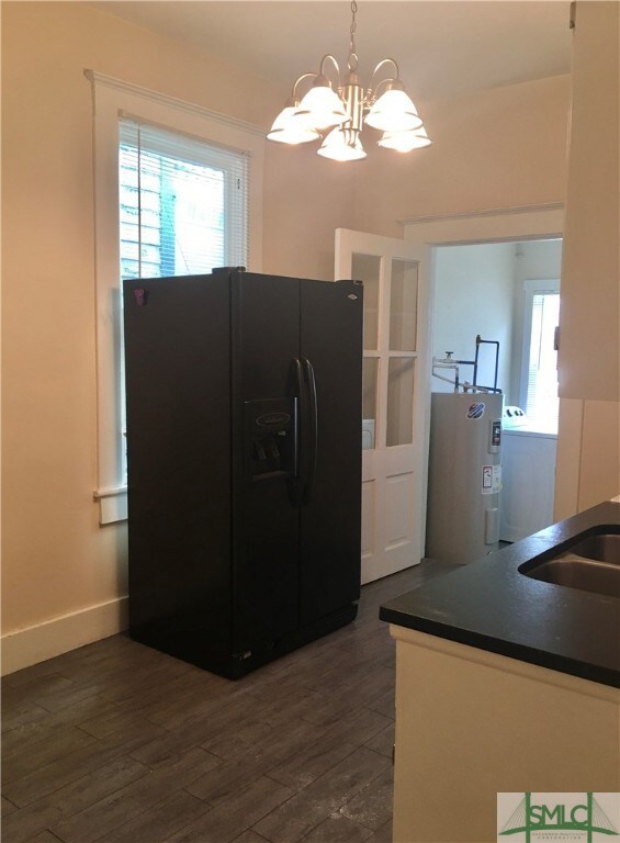 534 E Waldburg St unit Lower, Savannah, GA 31401 - photo 3