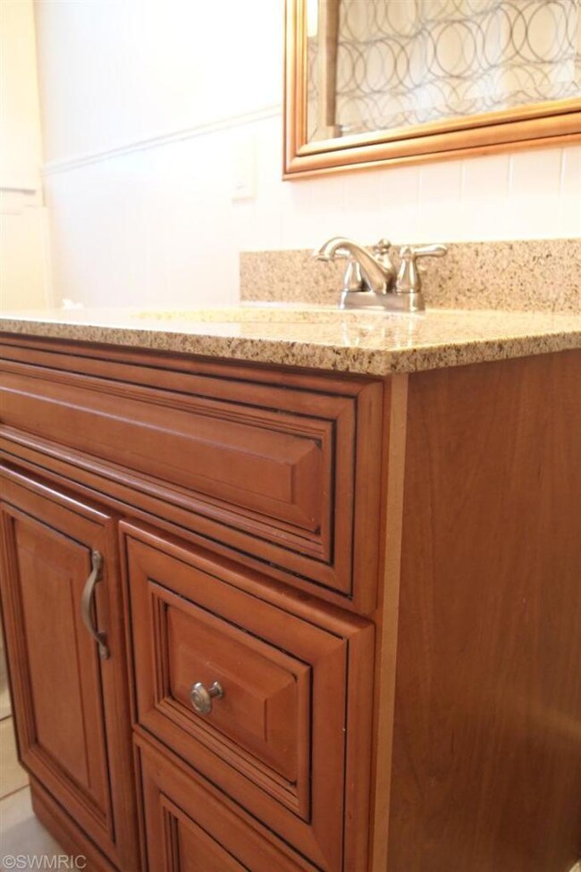 1008 Dorroll St NE, Grand Rapids, MI 49505 - photo 6