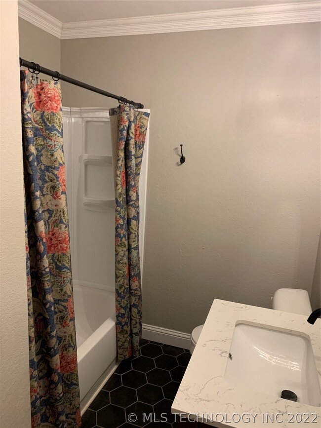 911 Hargrove St, Ardmore, OK 73401 - photo 6