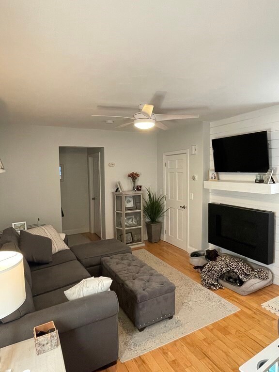 451 W 4th St unit 1, Boston, MA 02127 - photo 2