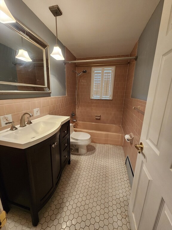4 Nixon Ln unit 3, Stoneham, MA 02180 - photo 2
