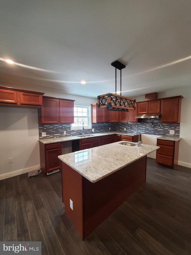 404 W Old Cross Rd, New Market, VA 22844 - photo 2