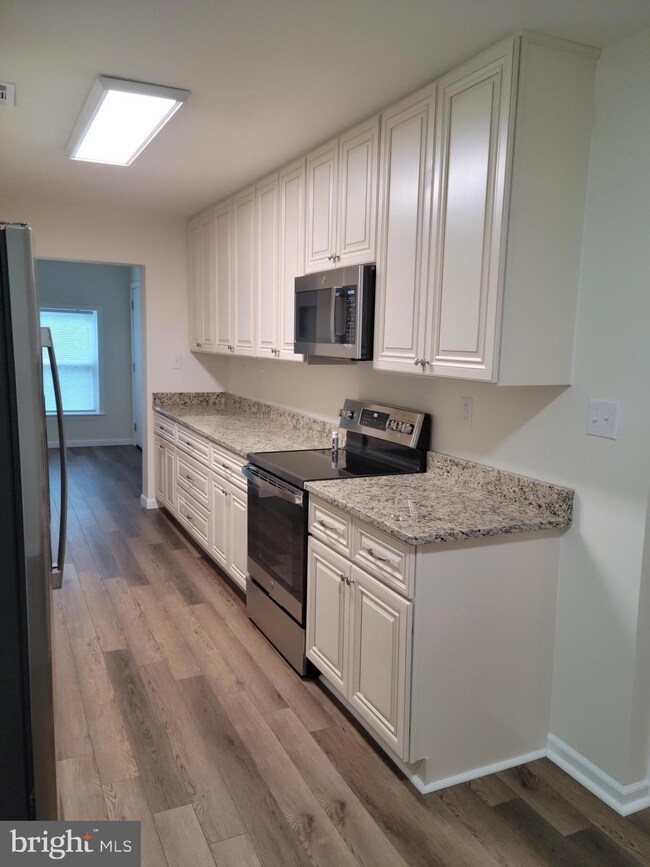 5221 Colebrook Dr, La Plata, MD 20646 - photo 3