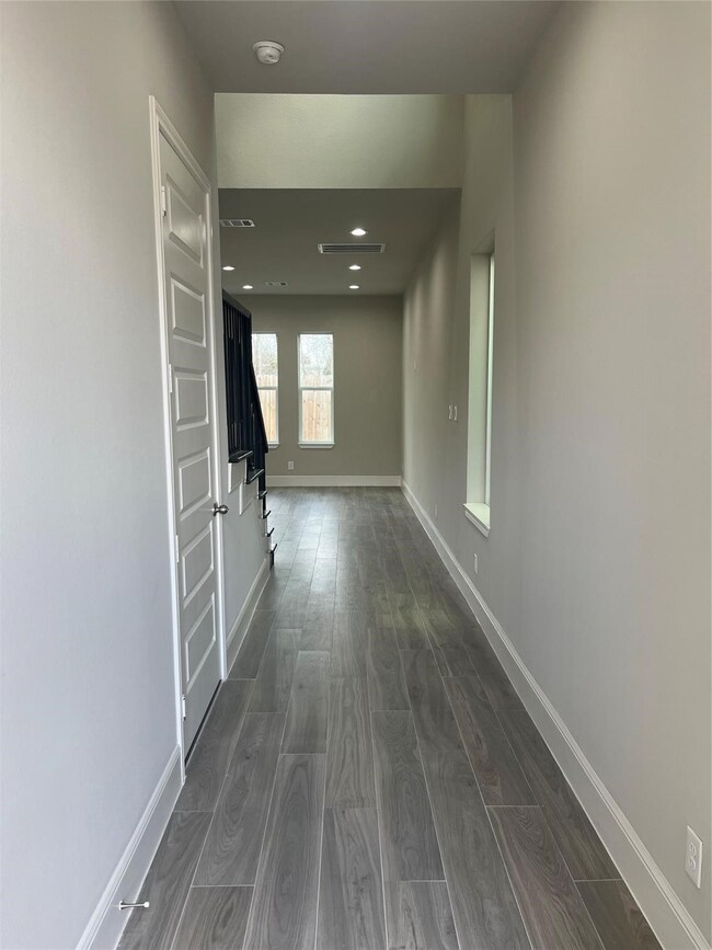 2331 Paul Quinn St, Houston, TX 77091 - photo 2