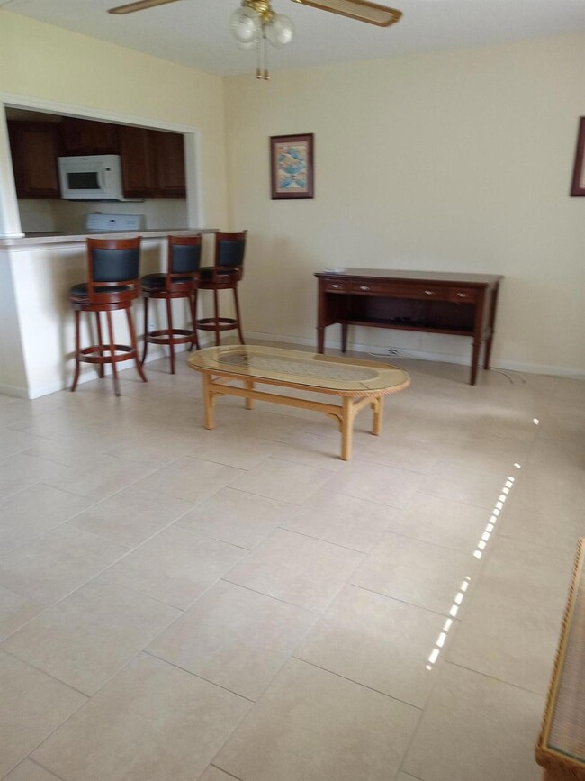 173 Norwich H, West Palm Beach, FL 33417 - photo 3