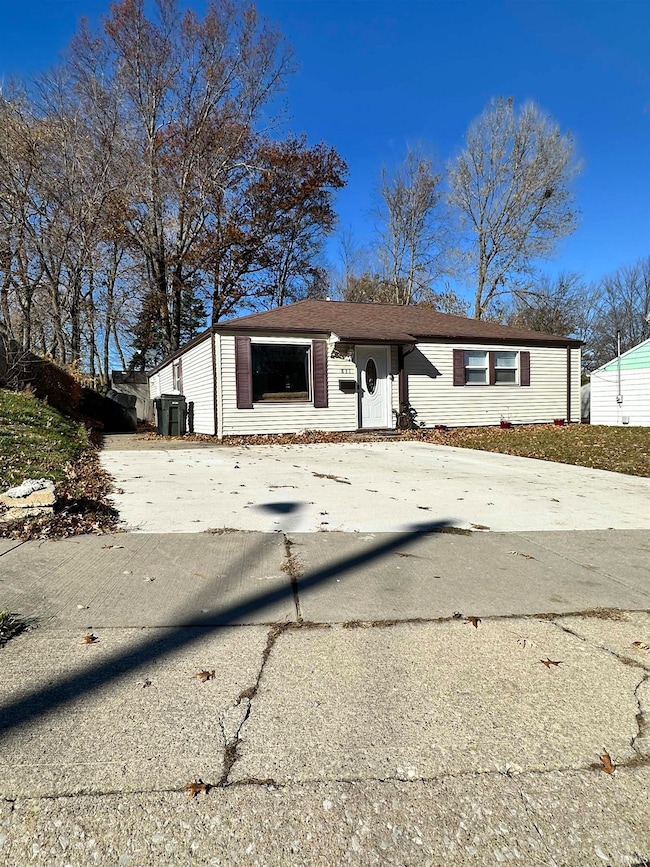 831 Lancaster Dr, South Bend, IN 46614 - photo 2