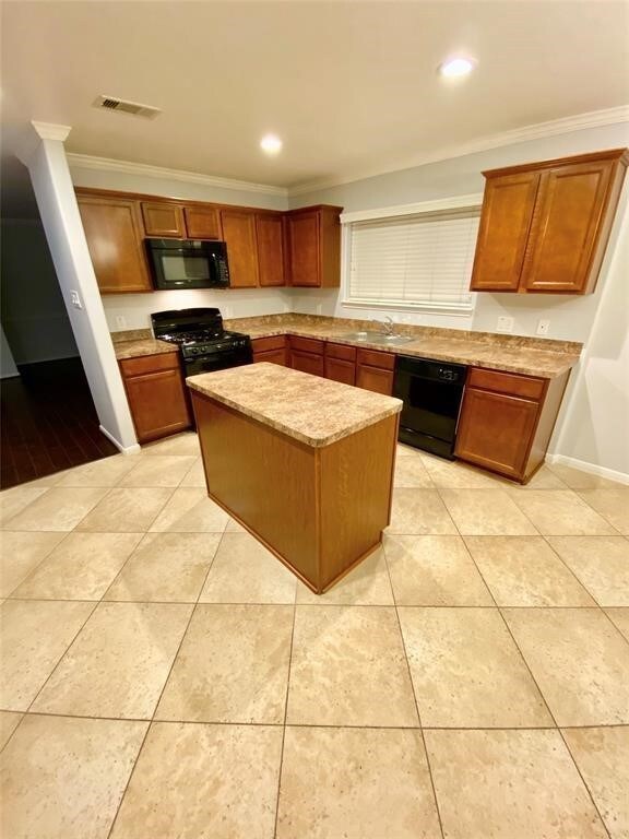 8807 Kaeling Meadow Ct, Houston, TX 77075 - photo 7