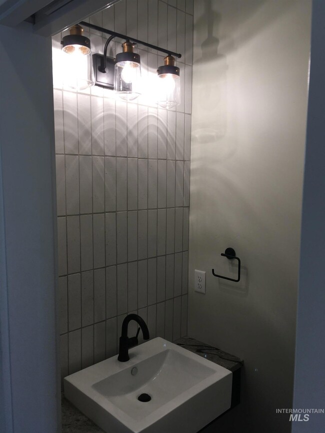 914 N Shadowridge Ave, Eagle, ID 83616 - photo 7