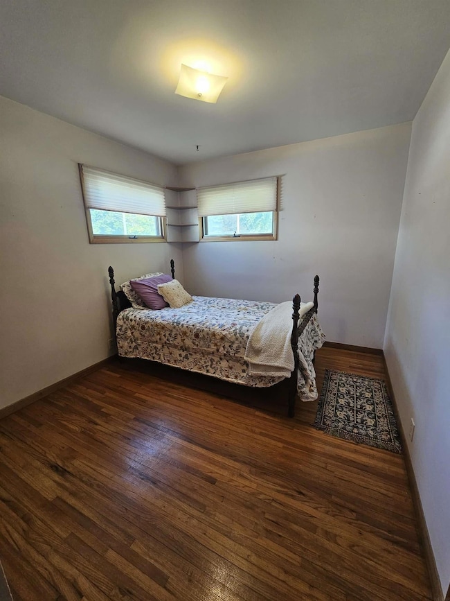 713 9th Ave NW, Independence, IA 50644 - photo 5