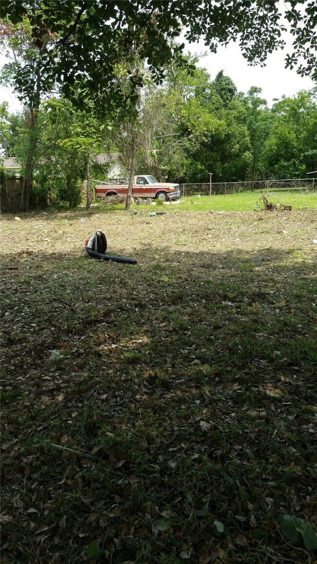 2613 Campbell St unit 1, Houston, TX 77026 - photo 2