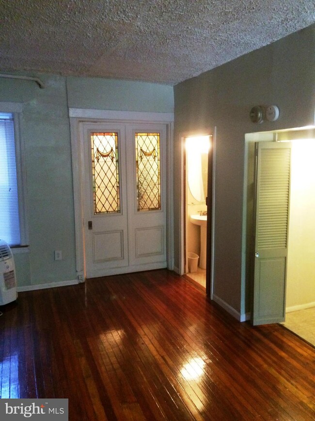 2604 N Calvert St unit 1ST FLOOR, Baltimore, MD 21218 - photo 2