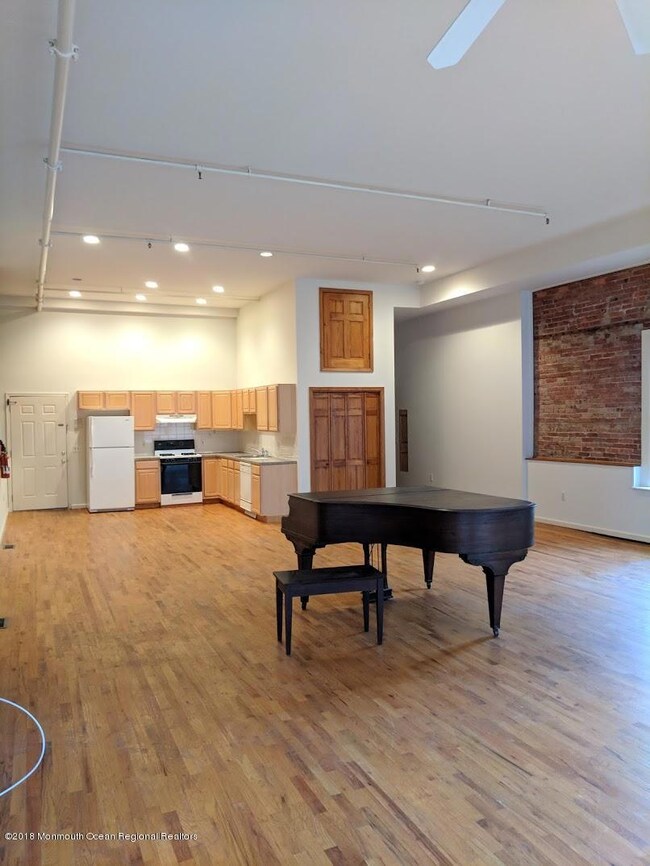 162 Main St unit 4, Asbury Park, NJ 07712 - photo 2