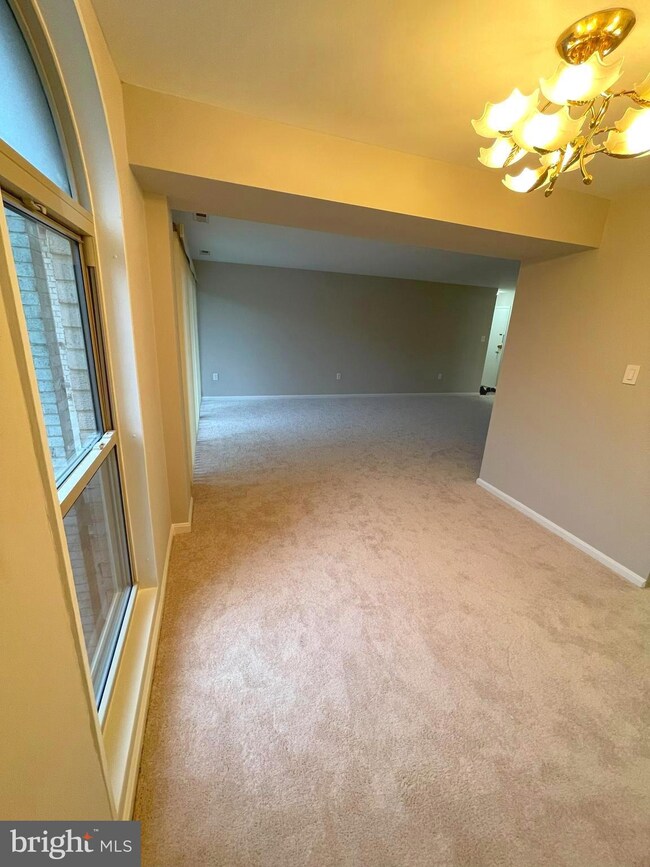 39 Canterbury Square unit 301, Alexandria, VA 22304 - photo 6