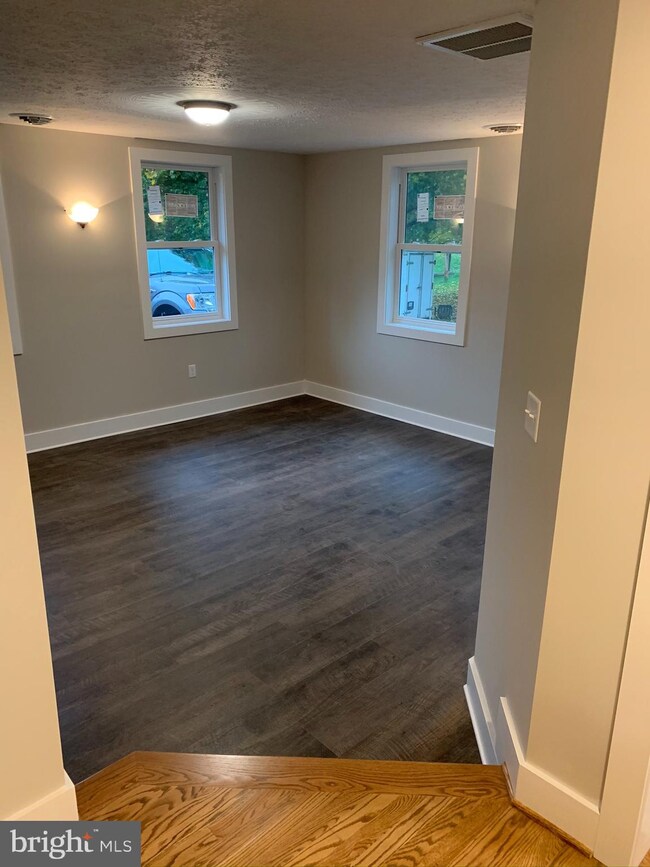 6779 Middle Rd, Middletown, VA 22645 - photo 5