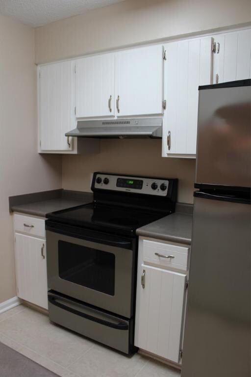 Stainless appliances, updated hardware