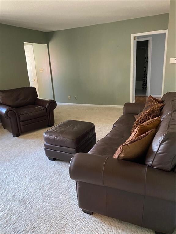 1105 E 14th St S, Newton, IA 50208 - photo 2