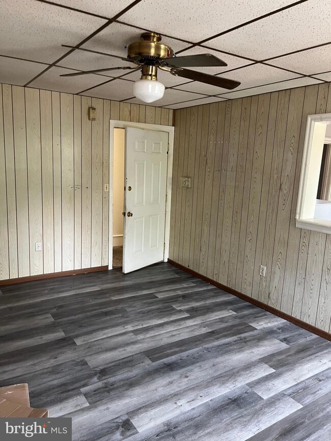 1007 Mount Laurel Rd unit 4, Temple, PA 19560 - photo 3