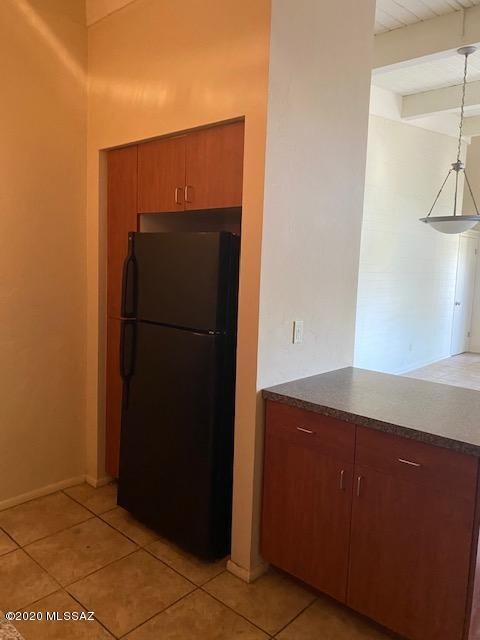 Kitchen refrigerator and counter