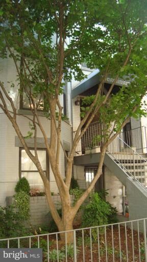 1124 25th St NW unit T6, Washington, DC 20037 - photo 6