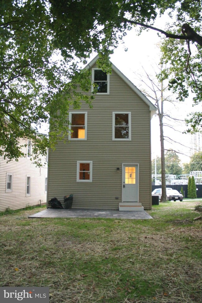 408 Railroad Ave, Towson, MD 21286 - photo 4