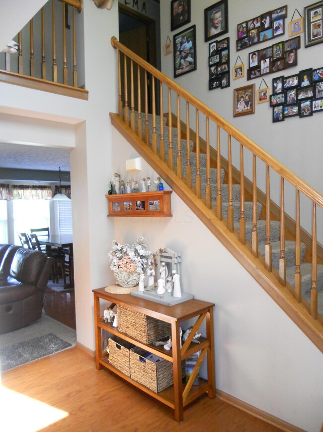 Shawnee Loop 333- Foyer