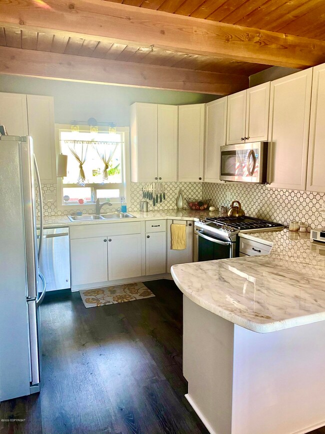 370 Curlew Way - Kitchen