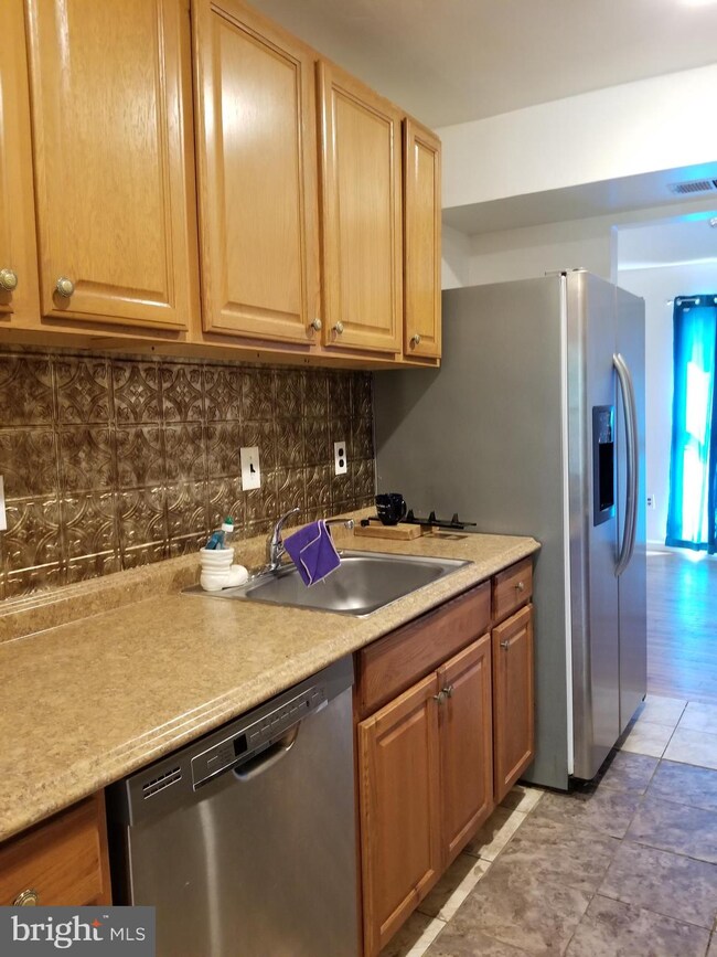 9045 Continental Place, Hyattsville, MD 20785 - photo 7