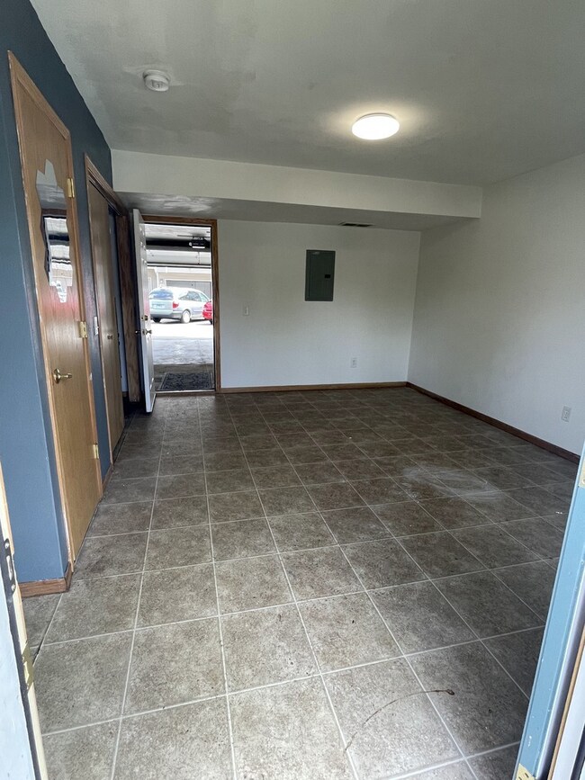 6032 Park Ridge Rd unit 6032, Loves Park, IL 61111 - photo 2