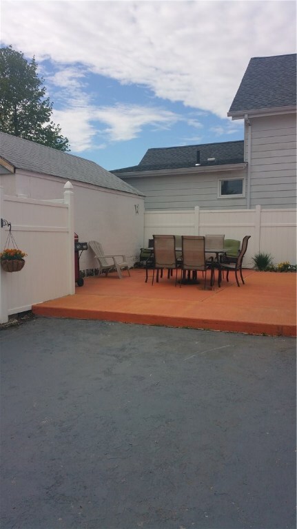 344 Mendon Ave, Pawtucket, RI 02861 - photo 6